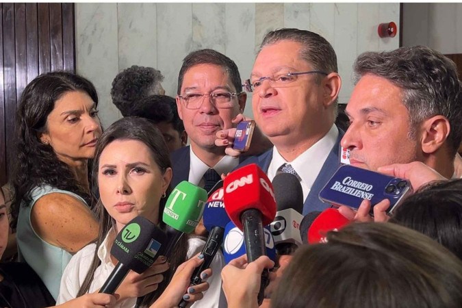 Oposição muda estratégia e tenta acelerar votação da anistia