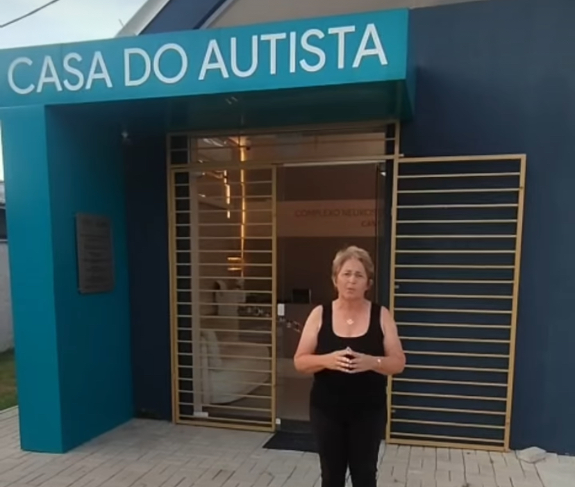 Prefeita Leninha Romão visita Casa do Autista em Santa Catarina e reforça compromisso com a inclusão em Uiraúna