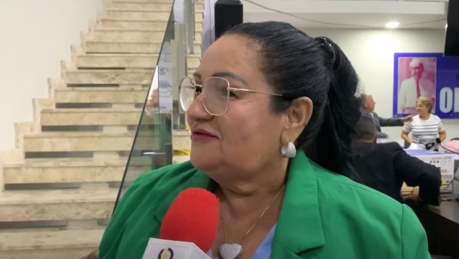 Neguinha Valdevino é empossada vereadora na câmara municipal de Uiraúna