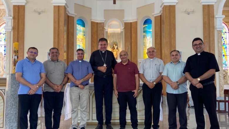 Colégio de Consultores se reúne com novo bispo de Cajazeiras; Diocese divulga programação de posse