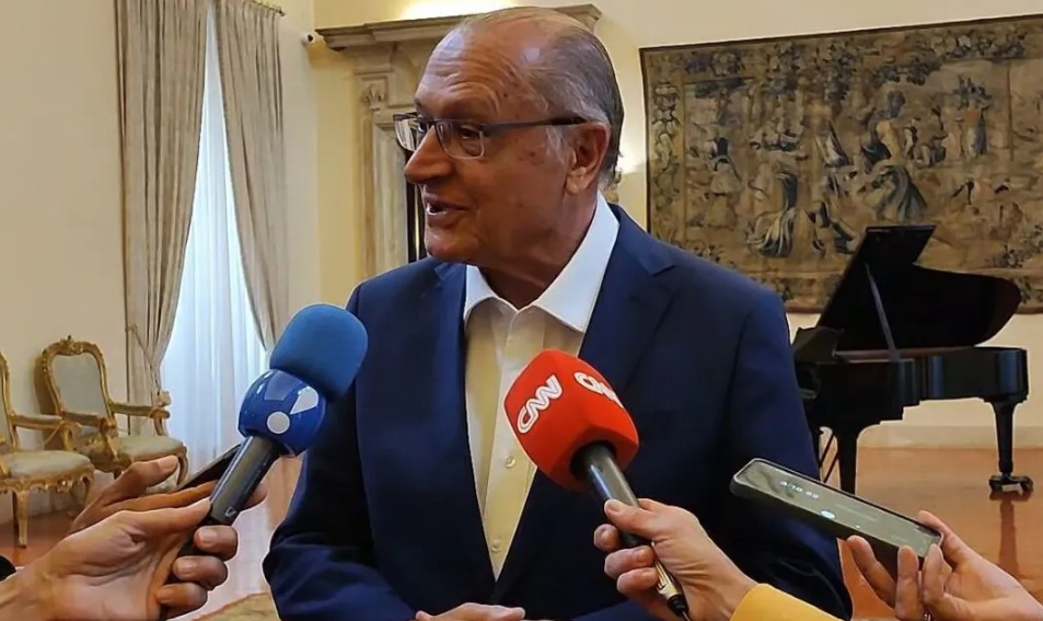 Alckmin: gripe aviária é limitada ao RS e protocolos estão sendo cumpridos