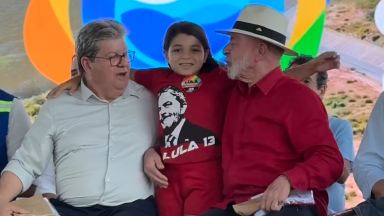 Em Cachoeira dos Índios :’Essa transposição só é possível porque vocês escolheram trazer Lula de volta à presidência’, diz João Azevêdo