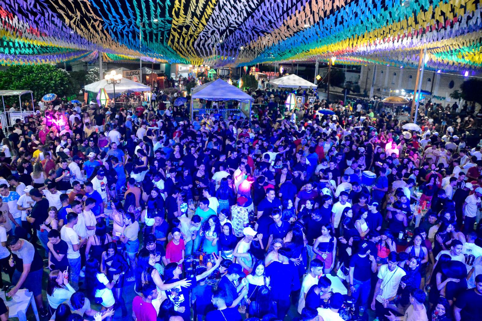 Assista: Festa, chuva e shows no encerramento do São Pedro cultural de Poço Dantas