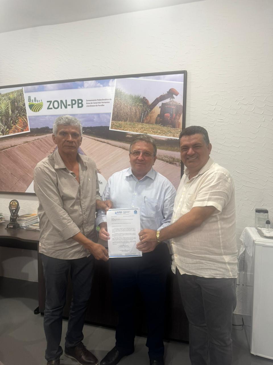 Prefeito Luiz Claudino solicita ao Governo da Paraíba distribuição de ração animal e alevinos para São João do Rio do Peixe