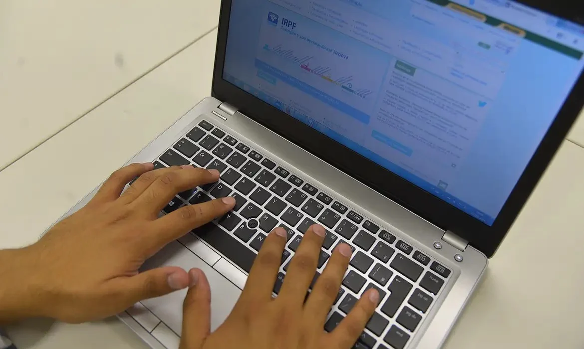 TCU suspende licitação para aluguel de Chromebooks no RN; Governo esclarece
