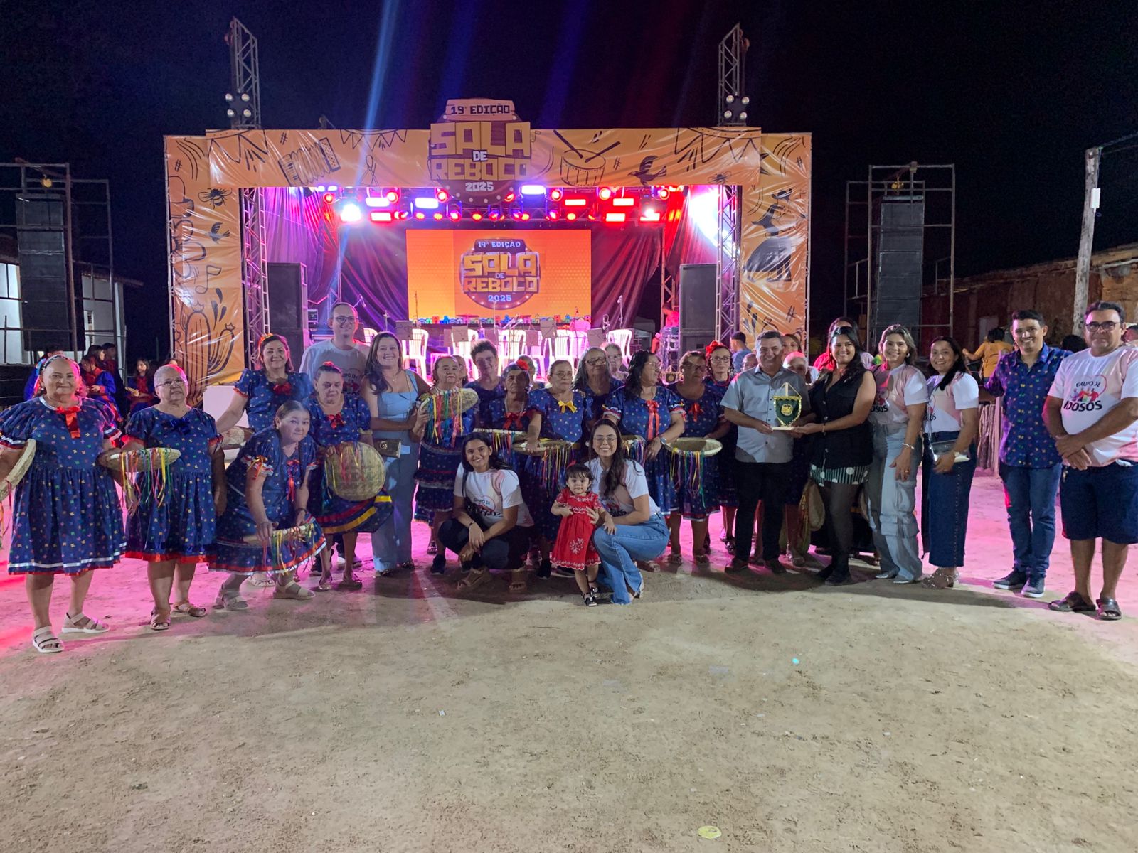 Grupo São-Joanense de Dança brilha em apresentação cultural e Prefeito Luiz Claudino é homenageado por incentivo à cultura