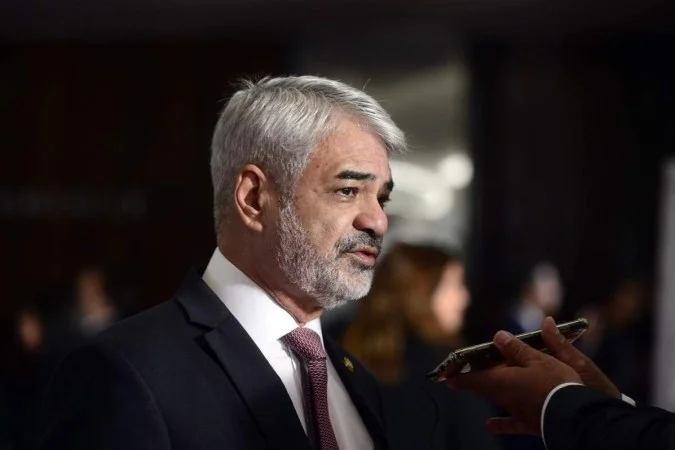 PT pede que Lula suspenda relações diplomáticas e comerciais com Israel