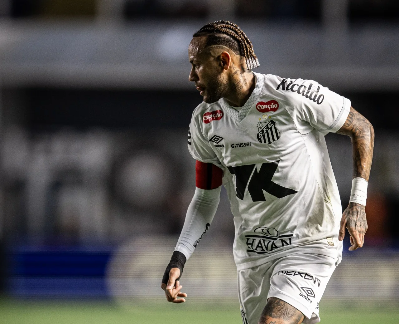 Envolvido em discussão com Neymar, torcedor pede desculpa, mas cobra elenco: “time está correndo errado”