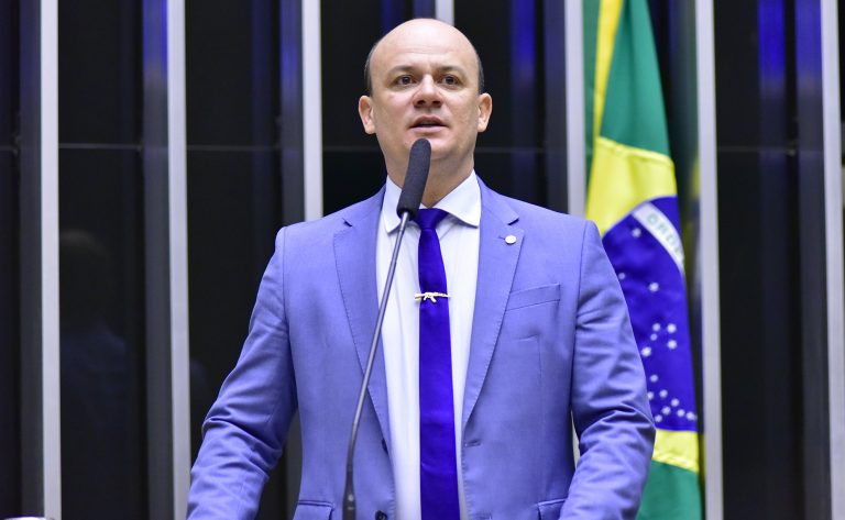 ‘Clara perseguição política’, critica Cabo Gilberto sobre prisão domiciliar de Bolsonaro