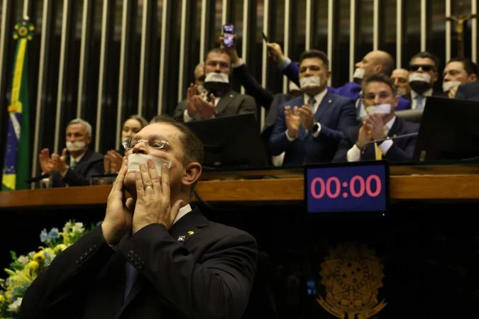 Um dia após prisão de Bolsonaro, oposição ocupa o Congresso