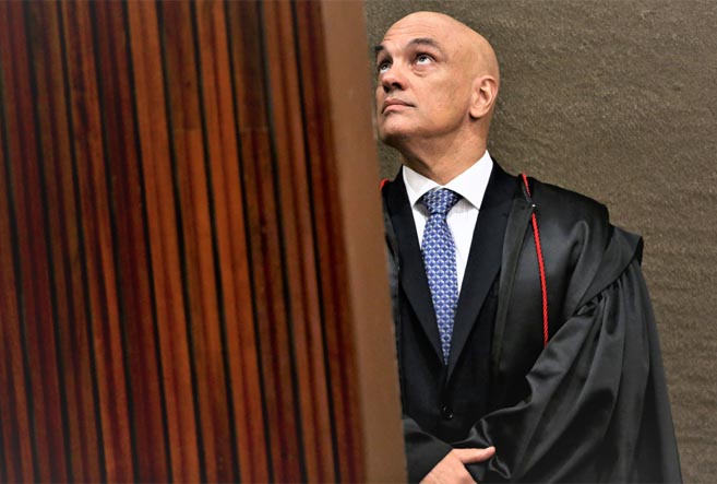 Oposição declara apoio de 41 parlamentares ao pedido de impeachment de Alexandre de Moraes.