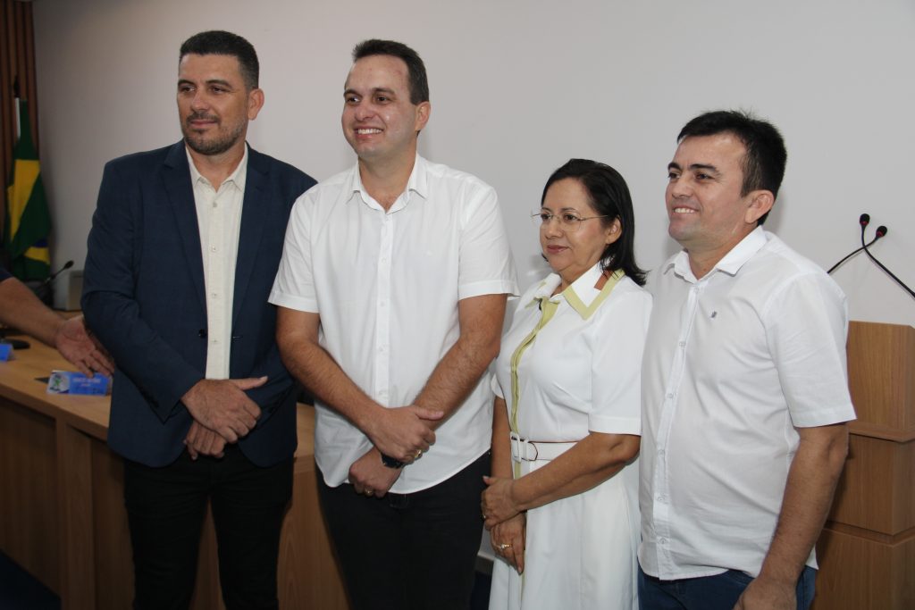 Prefeito Espedito Filho contrata novos secretários em Triunfo