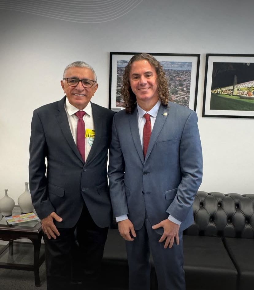 Prefeito Itamar Moreira se reúne com Senador Veneziano