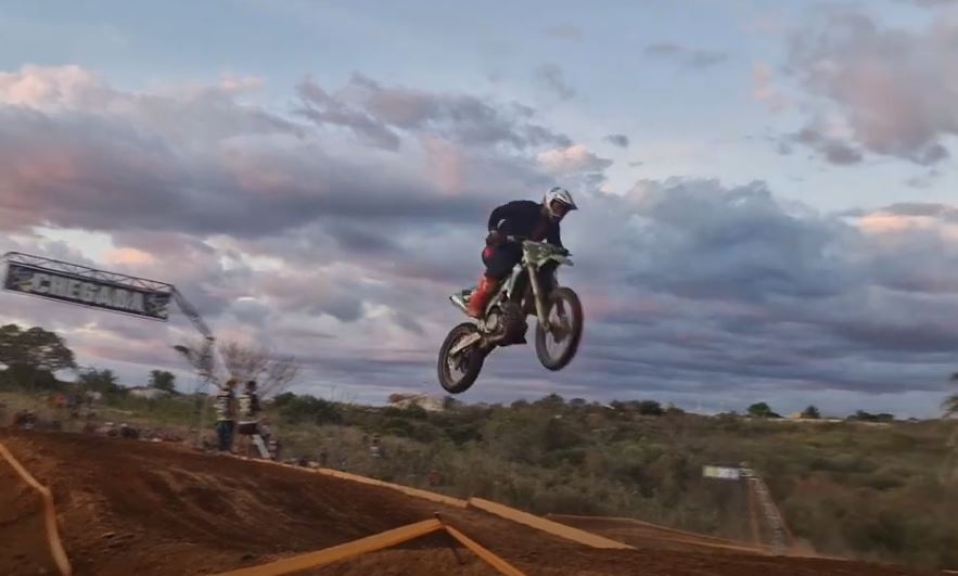 Bernardino Batista abre festividades de emancipação política com multidão no 8⁰ Motocross