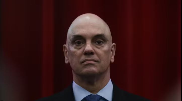 MORAES VAI PRA CIMA DOS DEPUTADOS QUE APOIAM PEC DA BLINDAGEM E ANISTIA
