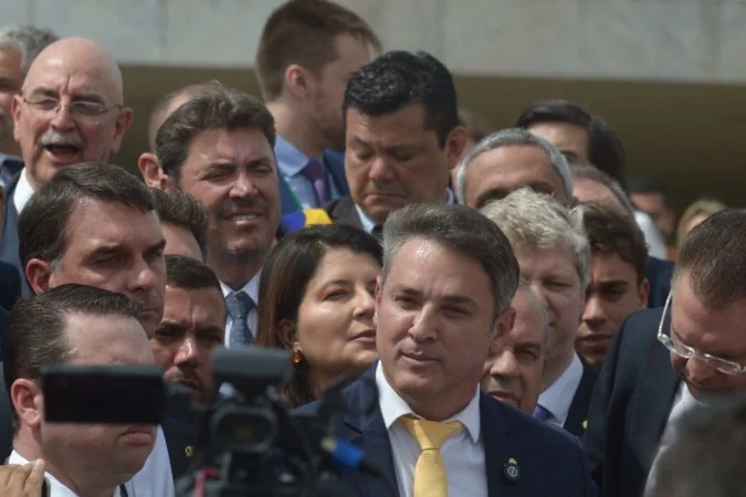 Oposição pressiona por anistia ampla, mas governo barra avanço