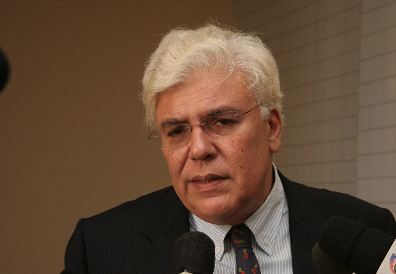 RN: Ex-governador Fernando Freire será submetido a cirurgia após fratura no fêmur