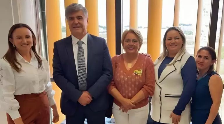 Deputado Wellington recebe prefeita Leninha Romão