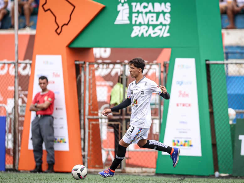 Jovem de Bernardino Batista representa a Paraíba na Taça das Favelas de Futebol em São Paulo
