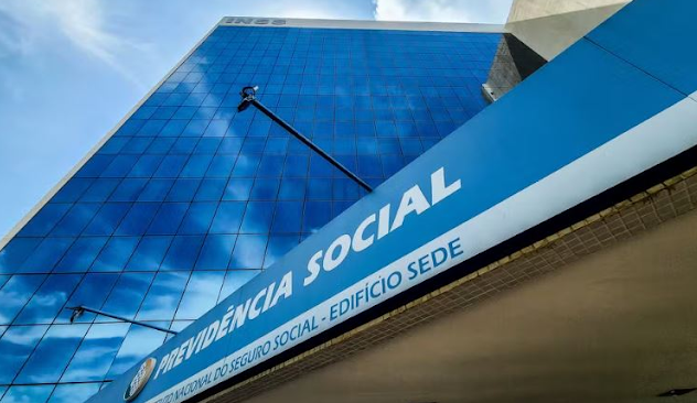 INSS suspende programa de redução de fila por falta de orçamento; órgão acumula 2,6 milhões de pedidos de benefícios