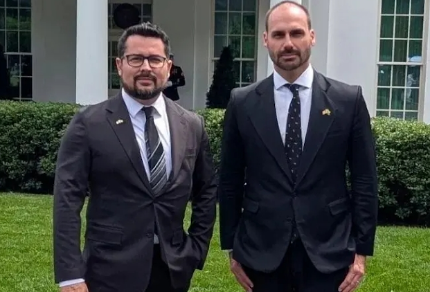 Eduardo Bolsonaro corre para a Casa Branca e busca respaldo internacional para Bolsonaro