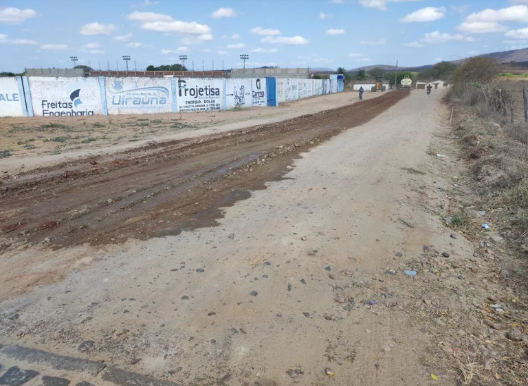 Prefeitura de Uiraúna inicia obras de pavimentação asfáltica no Bairro Mutirão da AABB