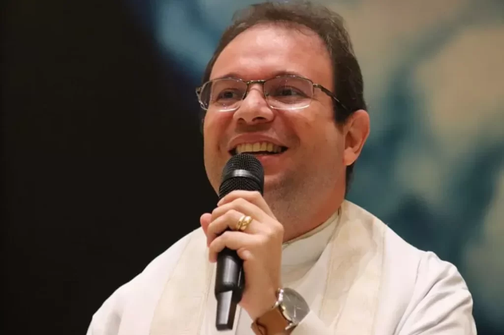 Após polêmicas e especulações políticas, Padre Fabrício vai assumir Paróquia de São Sebastião em Patos