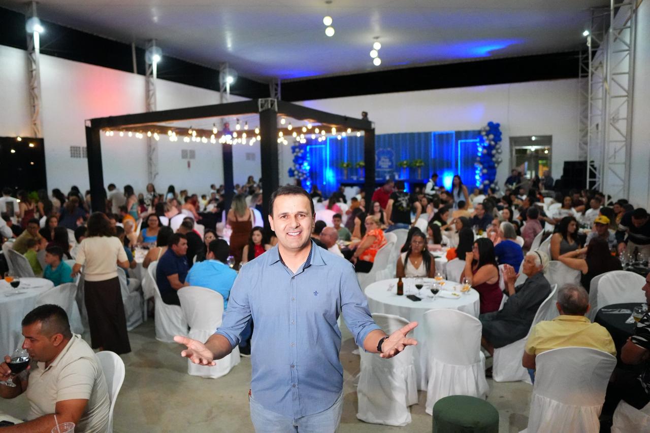 Prefeitura realiza festa em comemoração ao dia do professor em Bernardino Batista