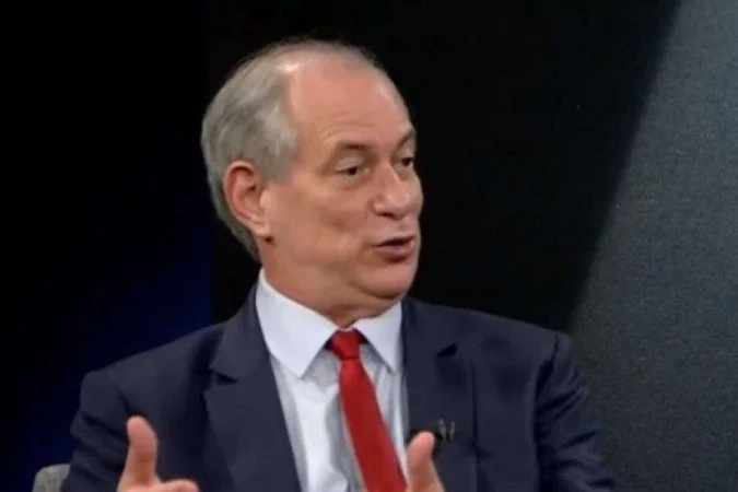 Ciro Gomes se filia ao PSDB e deve disputar o governo do Ceará em 2026
