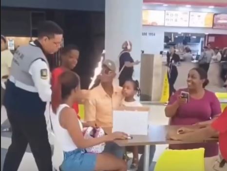 Segurança de shopping interrompe aniversário de família humilde