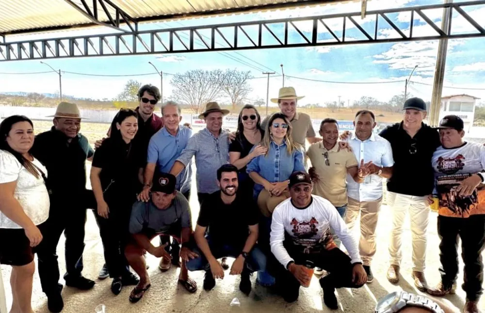 Silvano Dias realiza grande cavalgada e reúne políticos de peso da Paraíba