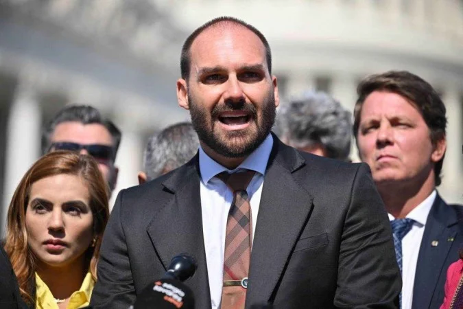 Eduardo Bolsonaro perto de virar réu por coação contra STF