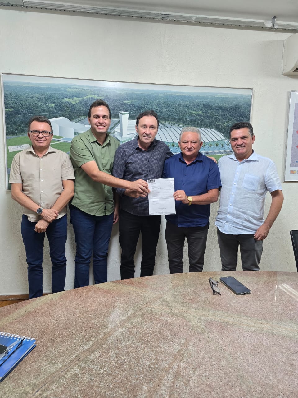NA CAPITAL: Prefeito Luiz Claudino discute novas obras e investimentos para São João do Rio do Peixe junto ao Governo do Estado