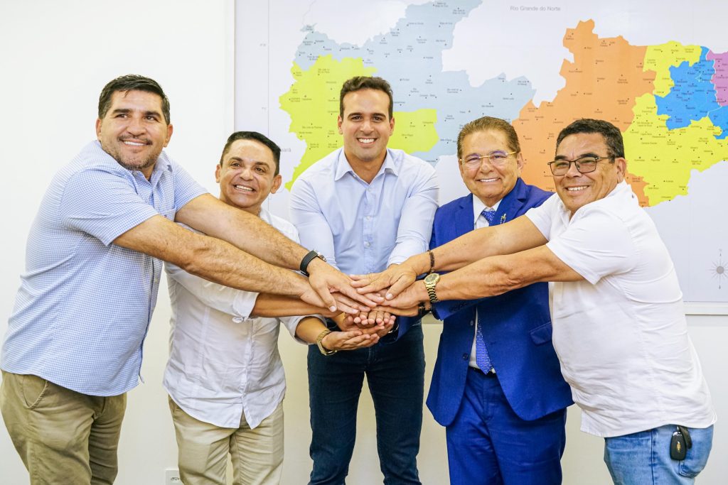 Lucas Ribeiro recebe apoio de mais três prefeitos para a disputa pelo Governo da Paraíba