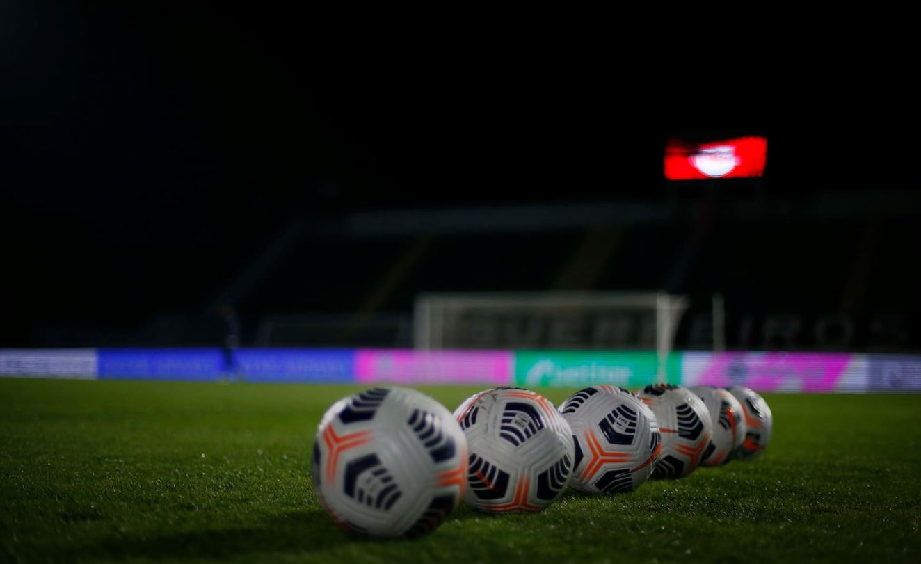 Jogos de hoje no futebol (22/11): confira horários e onde assistir
