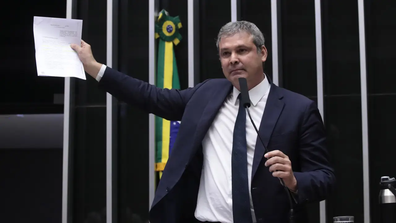 Líder do PT culpa Hugo Motta por ‘crise de confiança’ entre governo e Câmara