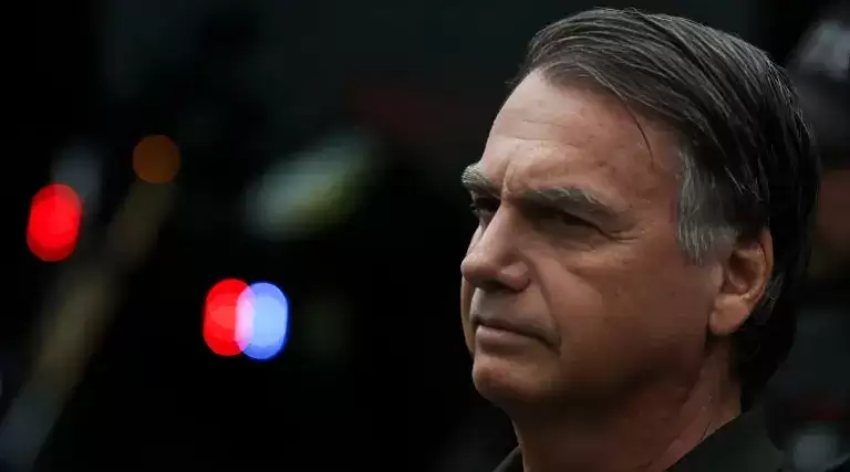 Bolsonaro irá cumprir pena na Superintendência da PF