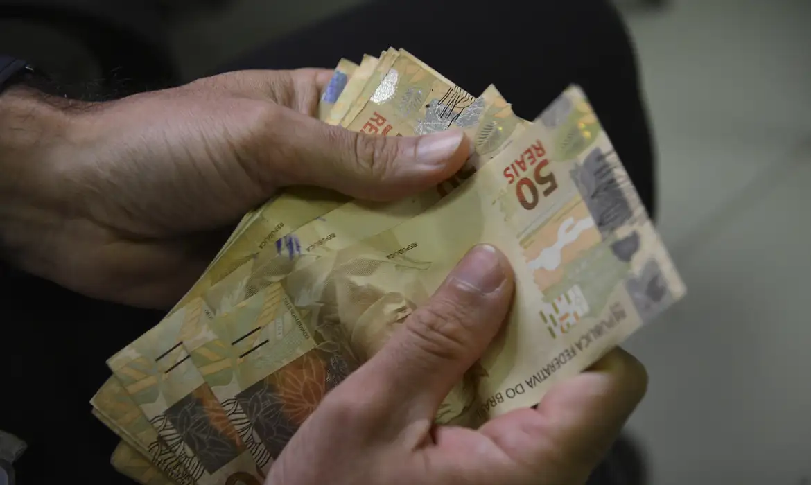 Governo do Estado divulga calendário de pagamento do Abono Natalino; veja data