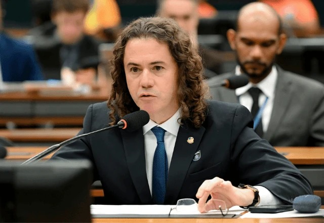 Veneziano puxa freio no Senado e PL da Dosimetria pode ser empurrado para 2026