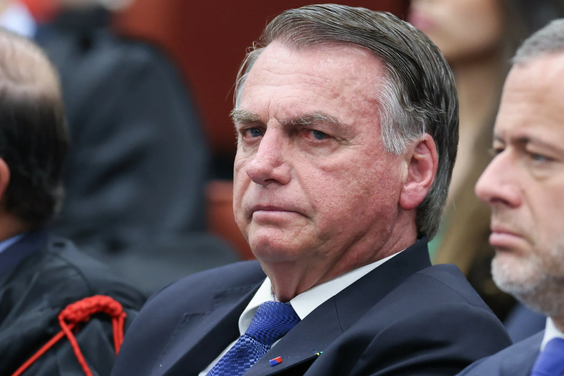 Bolsonaro passa por exames na prisão e terá de ser submetido a cirurgia, diz advogado