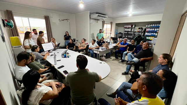 Setor de Contratações de Uiraúna realiza reunião estratégica para o planejamento de 2026