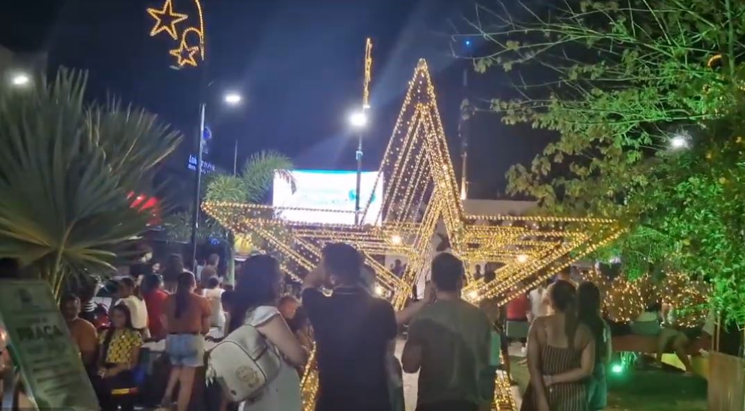 Secretária de Cultura realiza espetáculo Auto de Natal e concerto natalino na praça de Uirauna