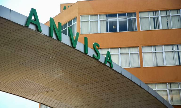 Anvisa proíbe produtos à base de alulose, um tipo de adoçante