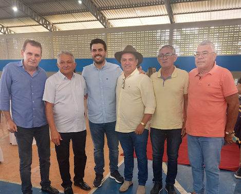 Prefeito Luiz Claudino acompanha secretário Wilson Filho e deputado Chico Mendes em entrega de materiais e inauguração de creche