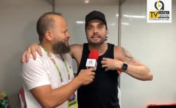 Mesmo com chuva multidão faz a festa na 3ª noite do UNAFREVO em Uirauna