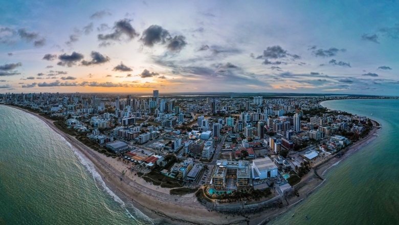 João Pessoa está entre os destinos mais procurados para o Carnaval, impulsionando turismo e mercado imobiliário