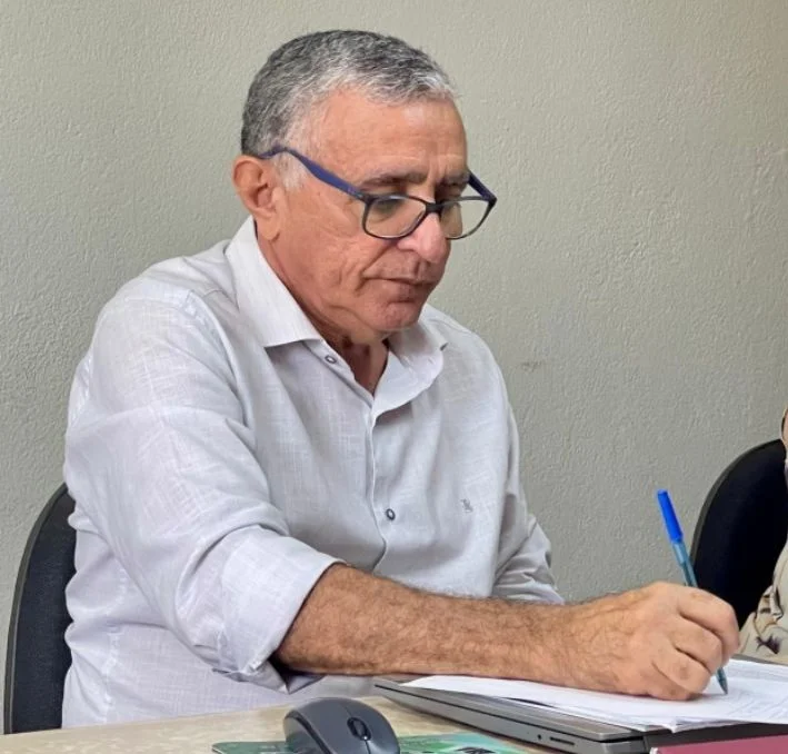 Prefeito Itamar Moreira se reúne com vereadores e toma decisão firme: “Quem tiver insatisfeito com a gestão ficará fora do seu grupo político”