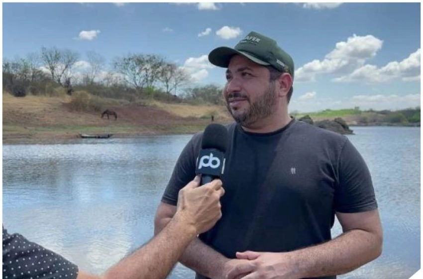 Oposição questiona uso de máquina pública em demolição de praça e fazenda do prefeito em Marizópolis