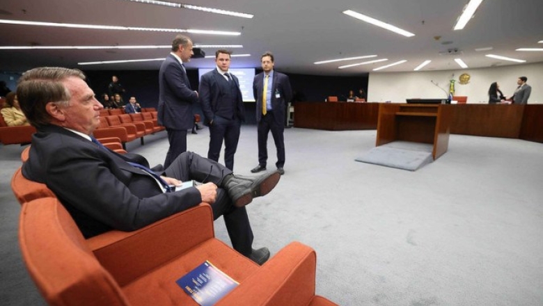 Após STF aceitar denúncia, qual deve ser a pena de Bolsonaro caso seja condenado?