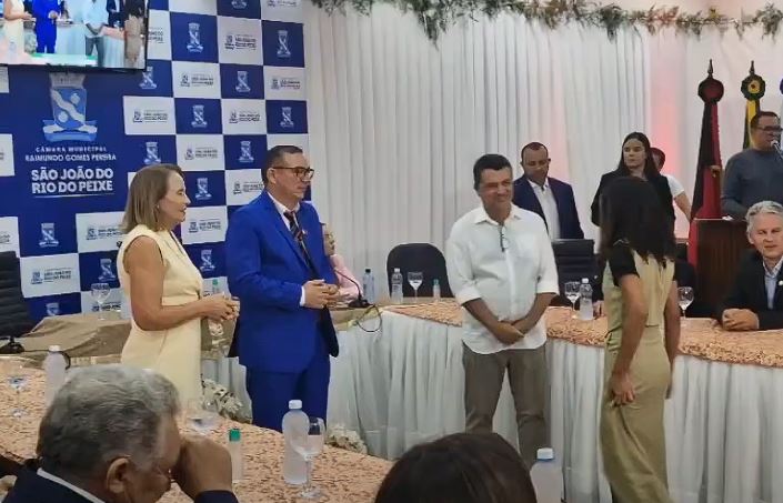 Câmara de São João do Rio do Peixe realiza evento de posse de vereadores mirins